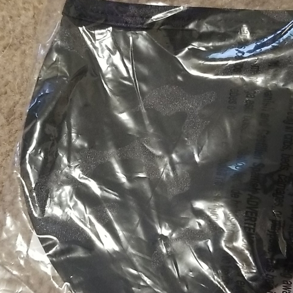 🔮NWT-Fabletics Face Mask-Charcoal Camo-NOW IN - Picture 5 of 12